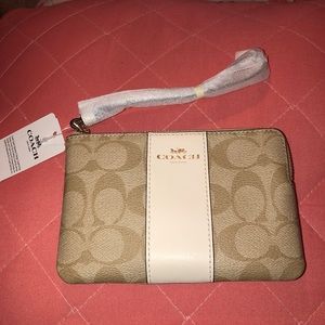COACH Small Wristlet Wallet